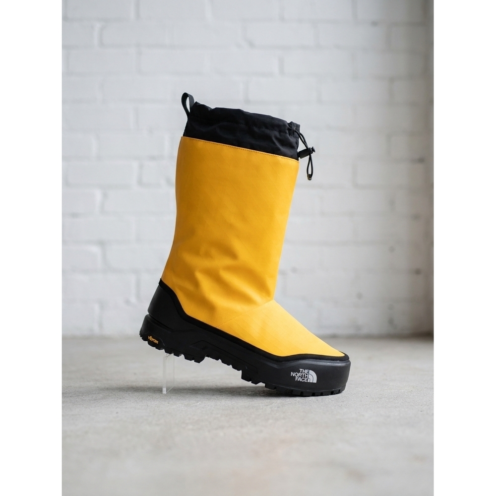 NEW THE NORTH FACE unisex camp 200 wp boot in summit gold/tnf black